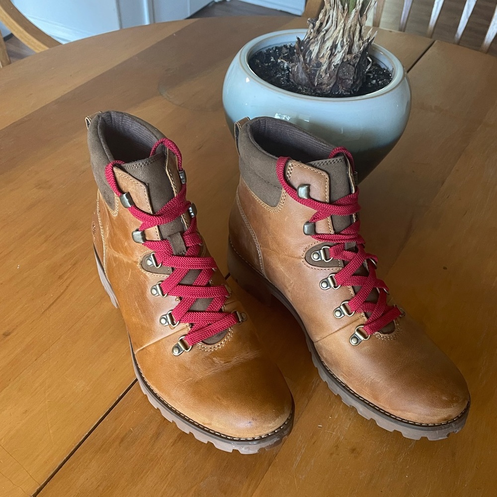 Women’s Timberland Ellendale Hiking Boot- Size 10